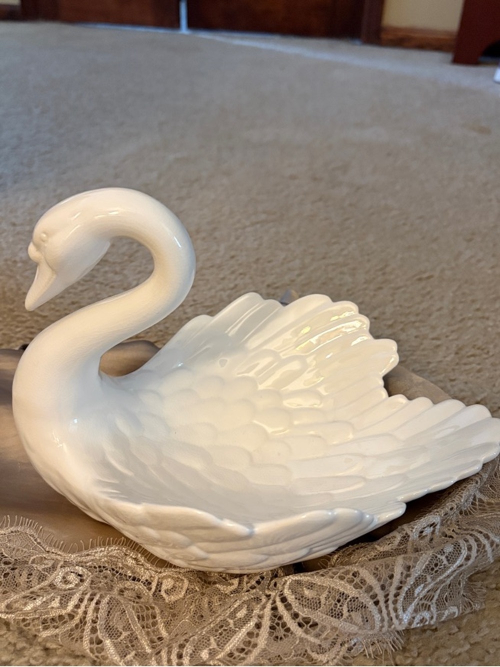 White Ceramic Swan Catchall Bowl - Elegant Decorative Tray